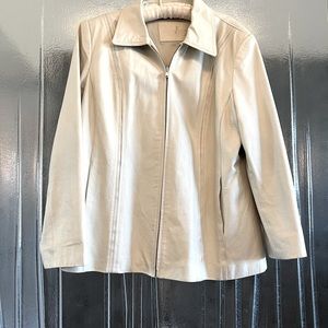 Elegant white genuine leather jacket